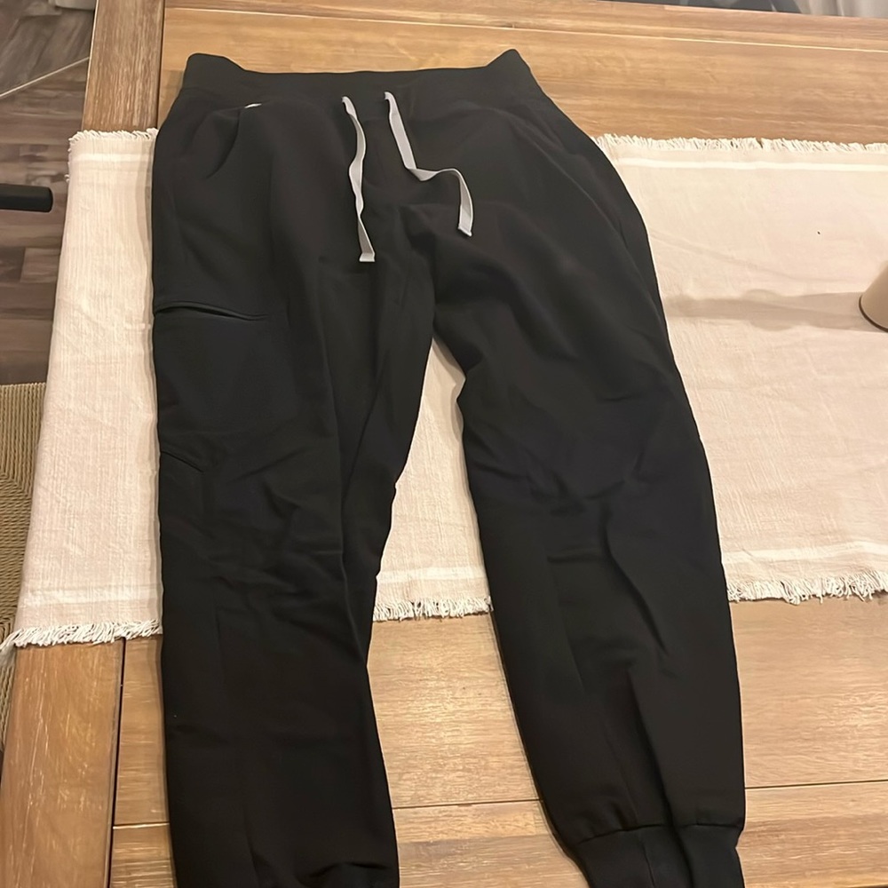 FIGS Zamora jogger scrub pant black small petite